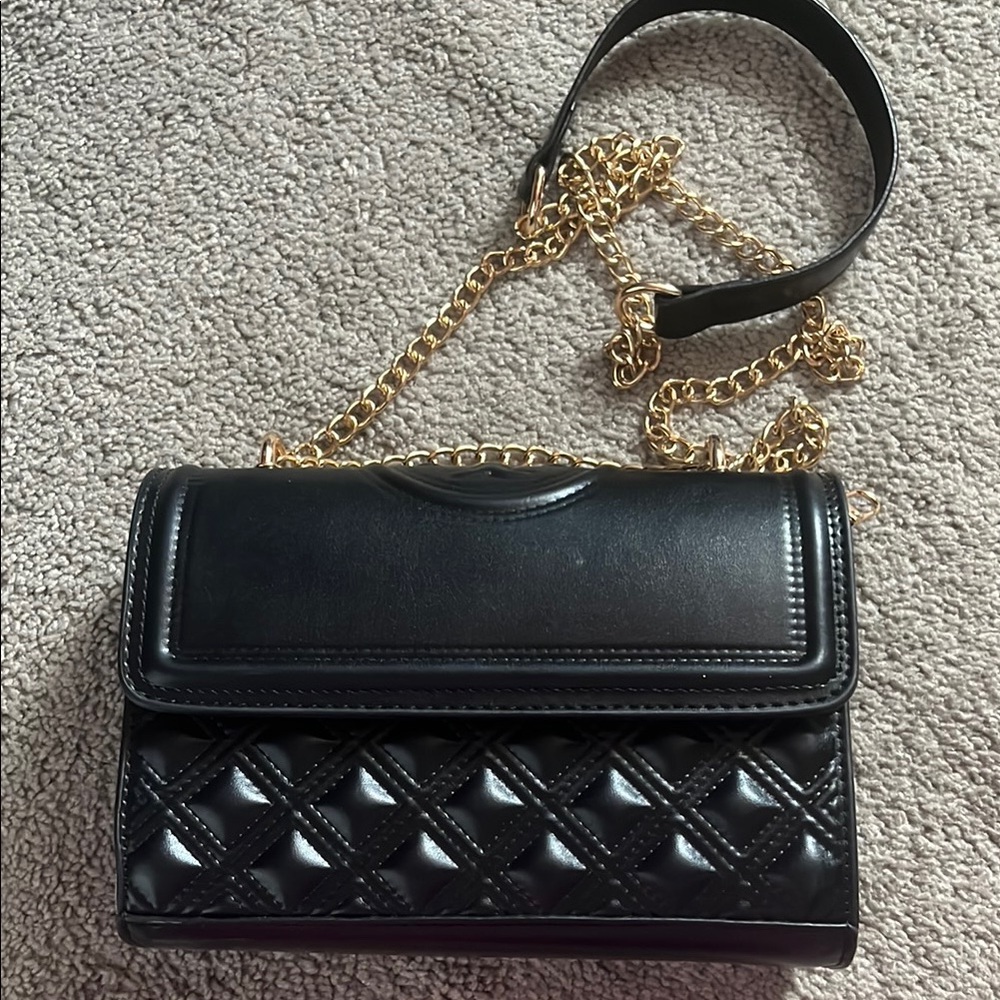 Elegant Black Quilted Crossbody Bag